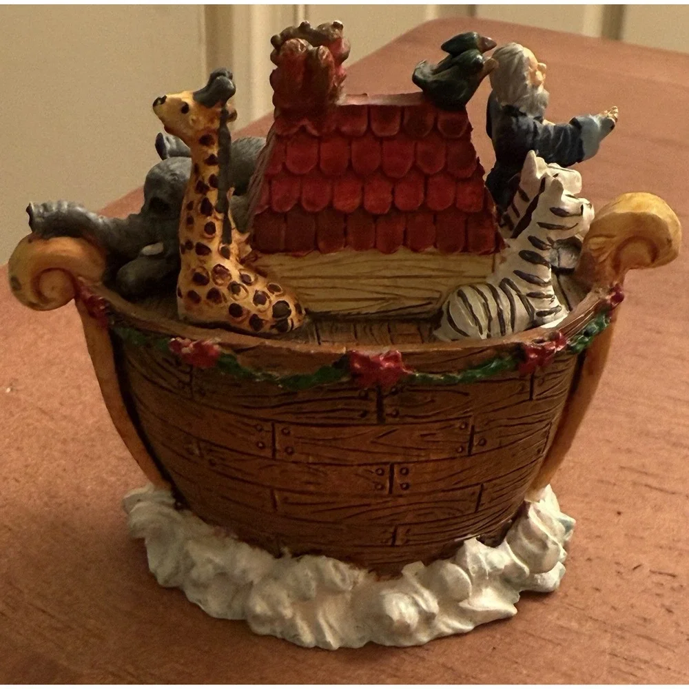 Homco Noah's Ark Figurine with Opening‎ Into Boat for Animals